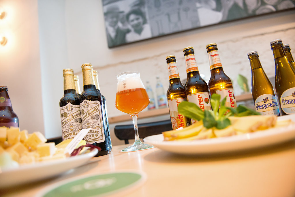 Bier & Käse im Schloßkeller / Fotografie für Social Media & Werbung